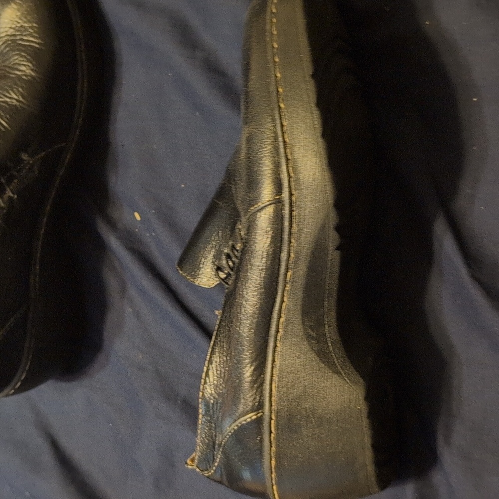 Shoes - Picture 2 of 4